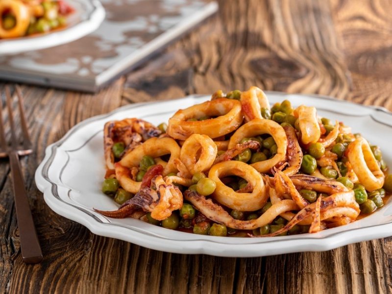 Calamari con piselli