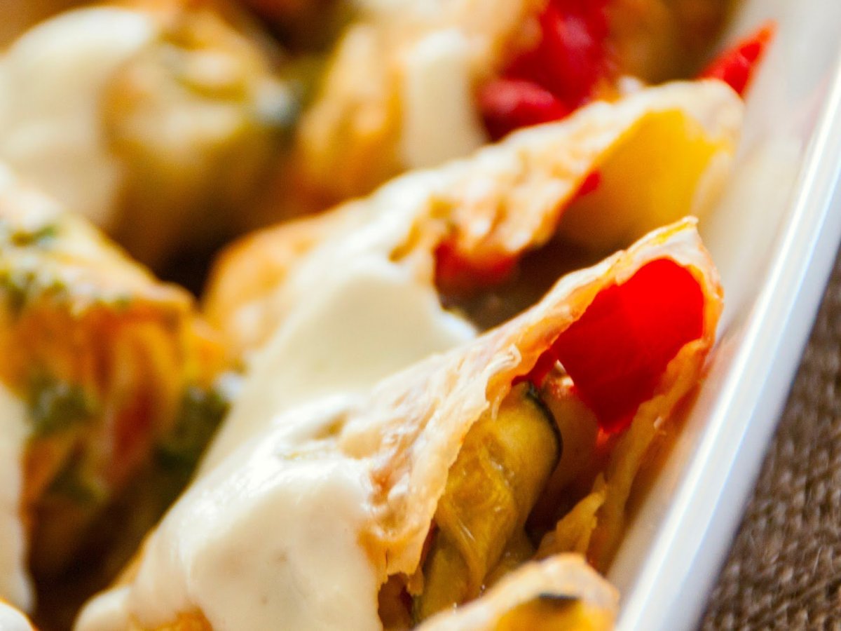 Crepes di carasau con verdure, pecorino fresco e&nbsp;semistagionato