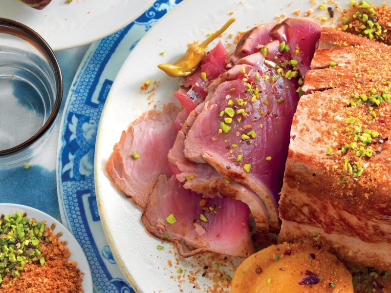 Tonno scottato con olive e&nbsp;pistacchi