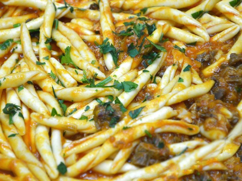 Trofie con funghi e&nbsp;salsiccia